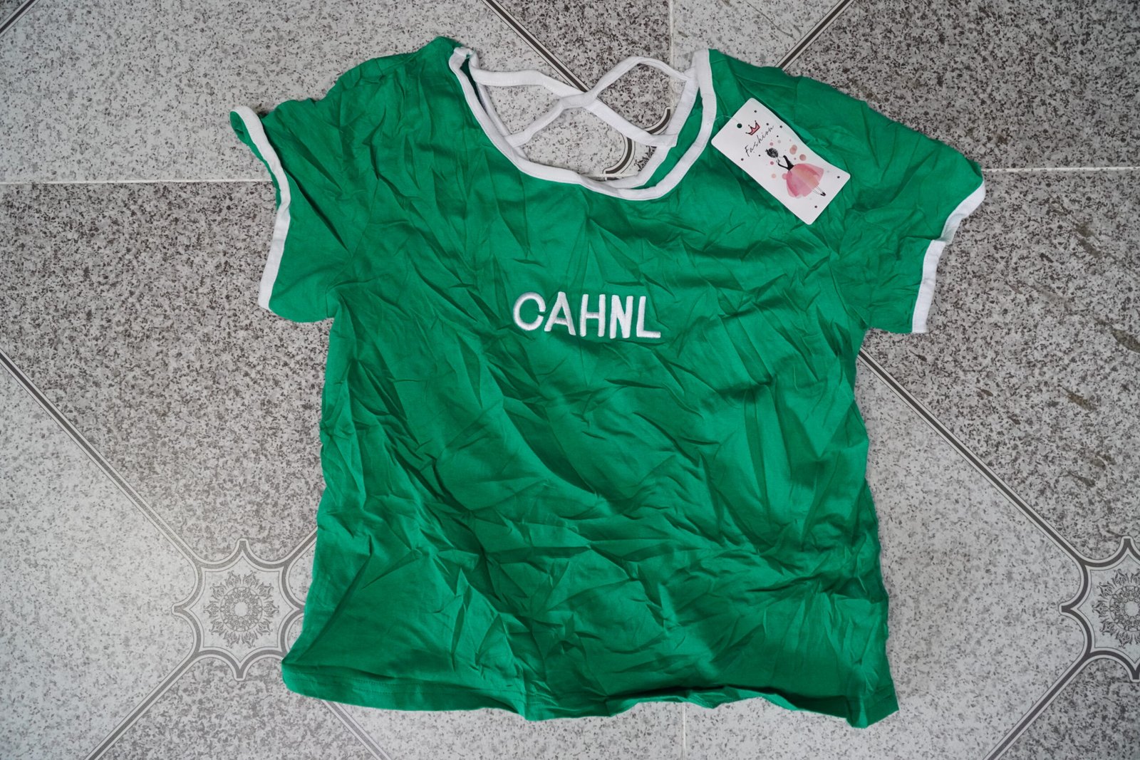 VL006  អាវយឺតស្រីខ្លួនខ្លី